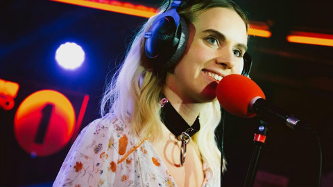 MØ - BBC Radio 1现场